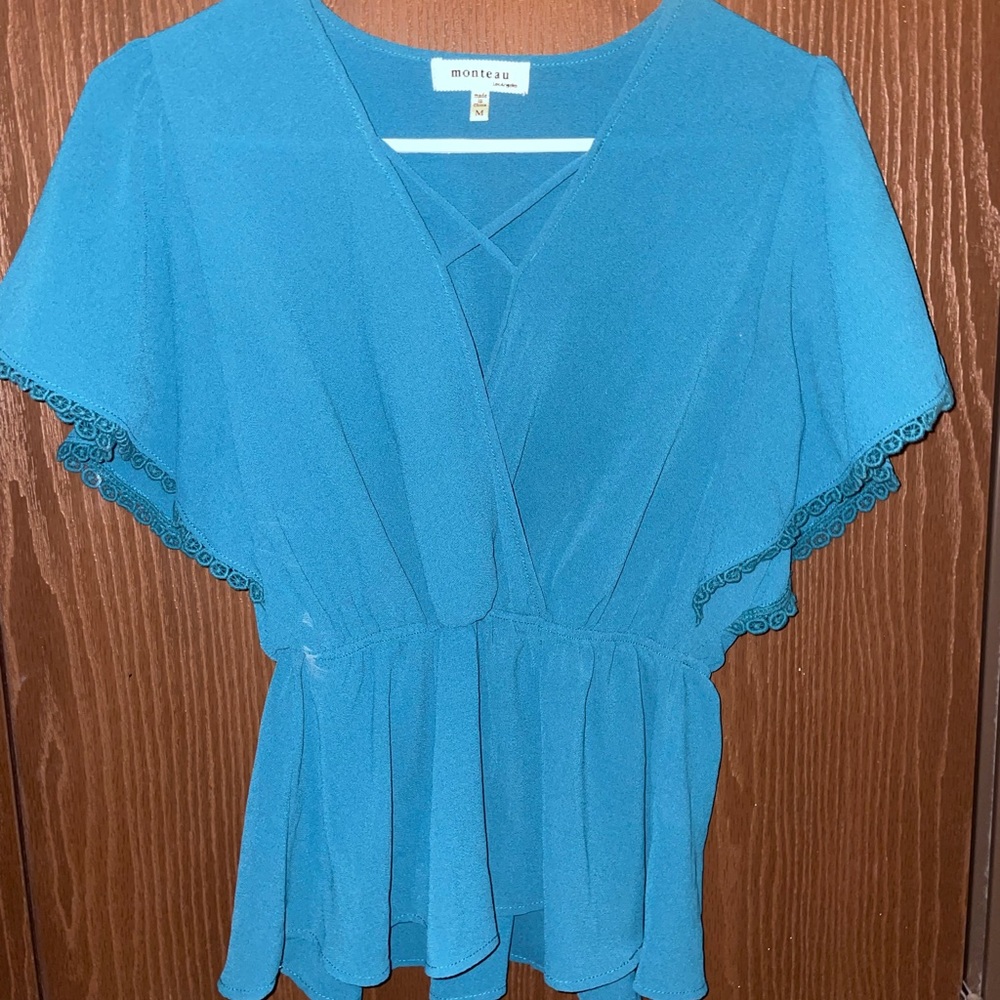 Bright blue going out top - Monteau